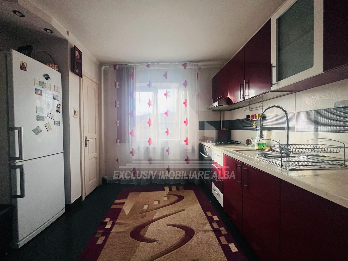 Apartament cu 3 camere decomandate, 2 bai, Cetate - Poză 2