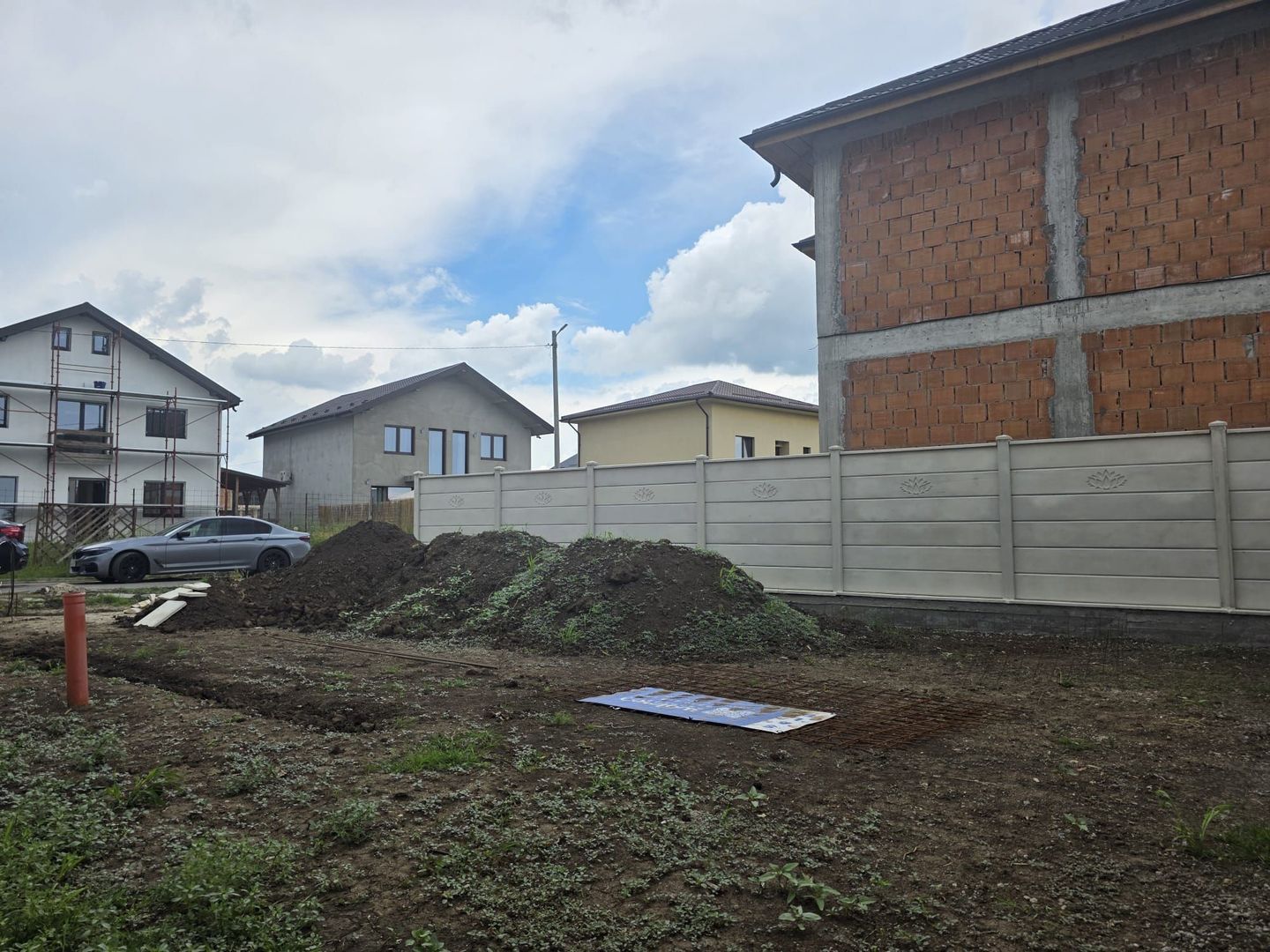 Vilă individuală în Tunari – 5 camere, curte privată - Poză 18