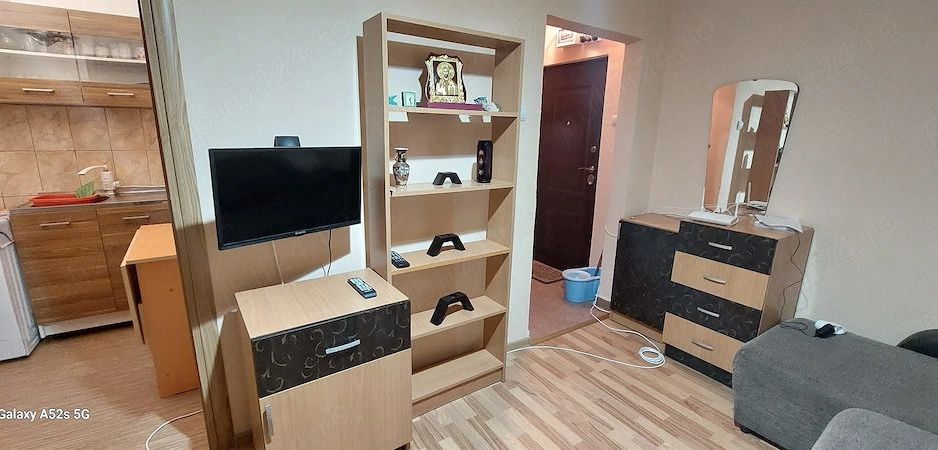DE inchiriat apartament cu 2 camere, Micro 40, et. 1, 1500 lei - Poză 2