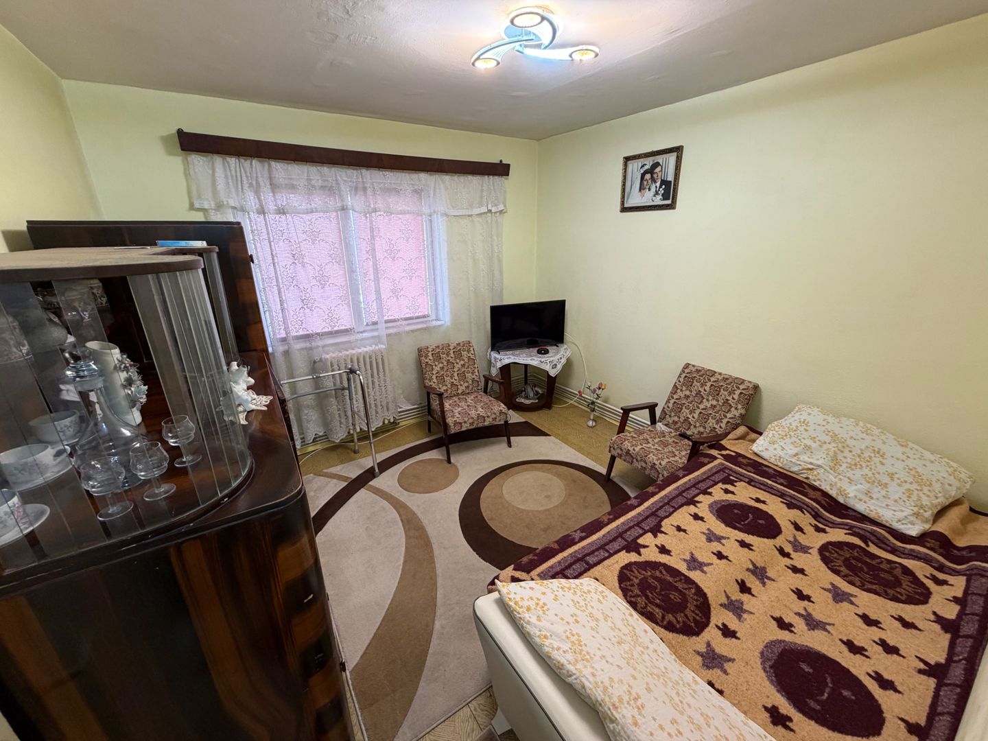 Apartament 2 camere, etaj 1 - zona Cetate - Poză 2