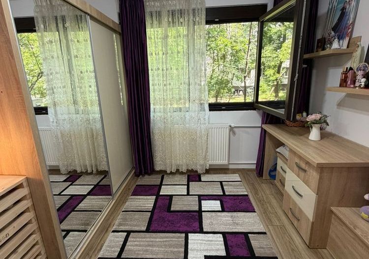 4 camere, 82 mp, parter, parcare, boxă, renovat, metrou la 400 m - Poză 3