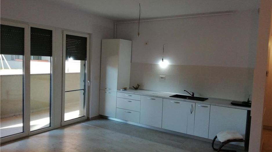 Apart Aradului  bloc nou+terasa de 10 m - Poză 1