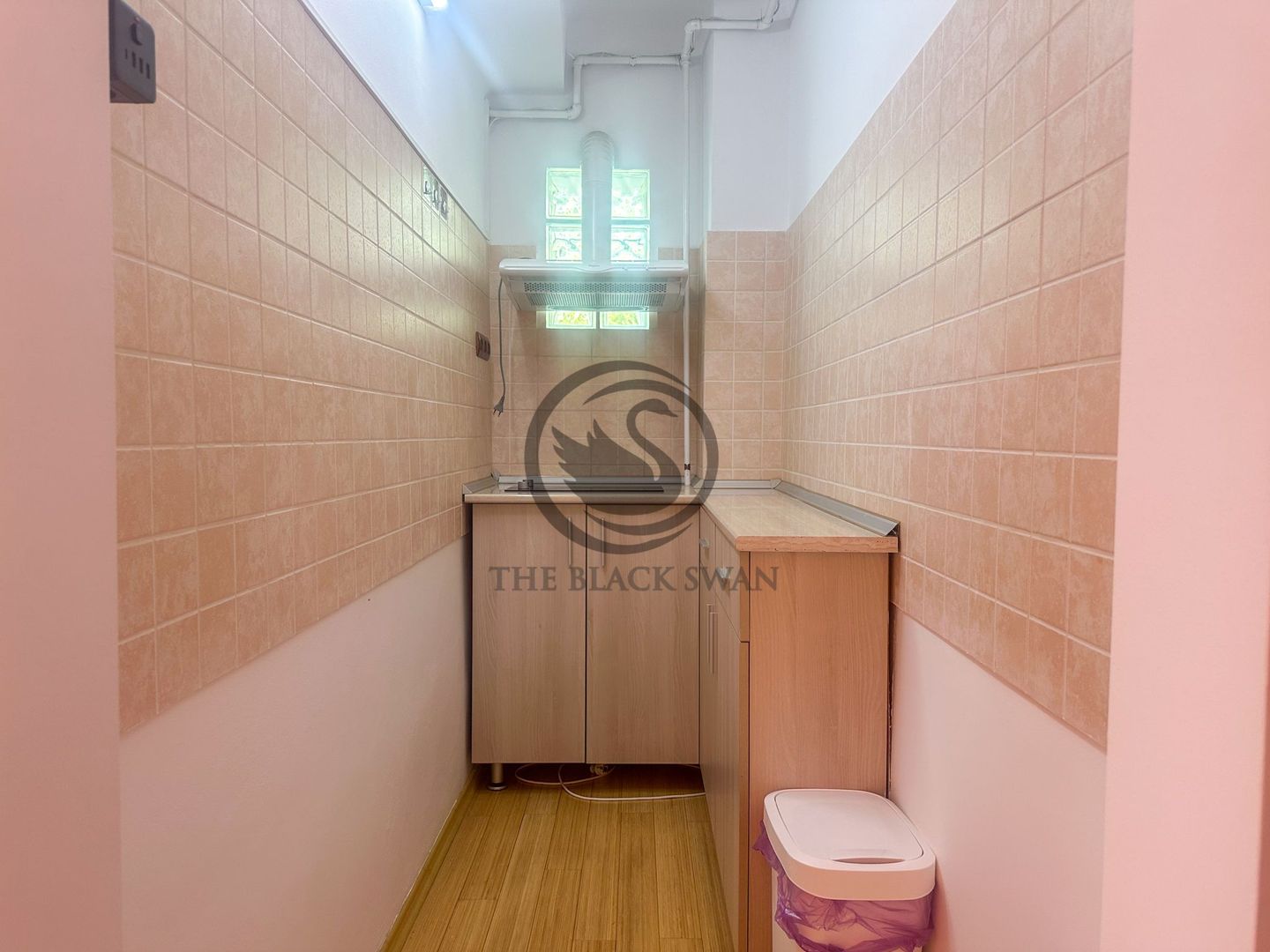 Apartament 2 Camere | Zona Centrală | Acces Privat și Parcare - Poză 13