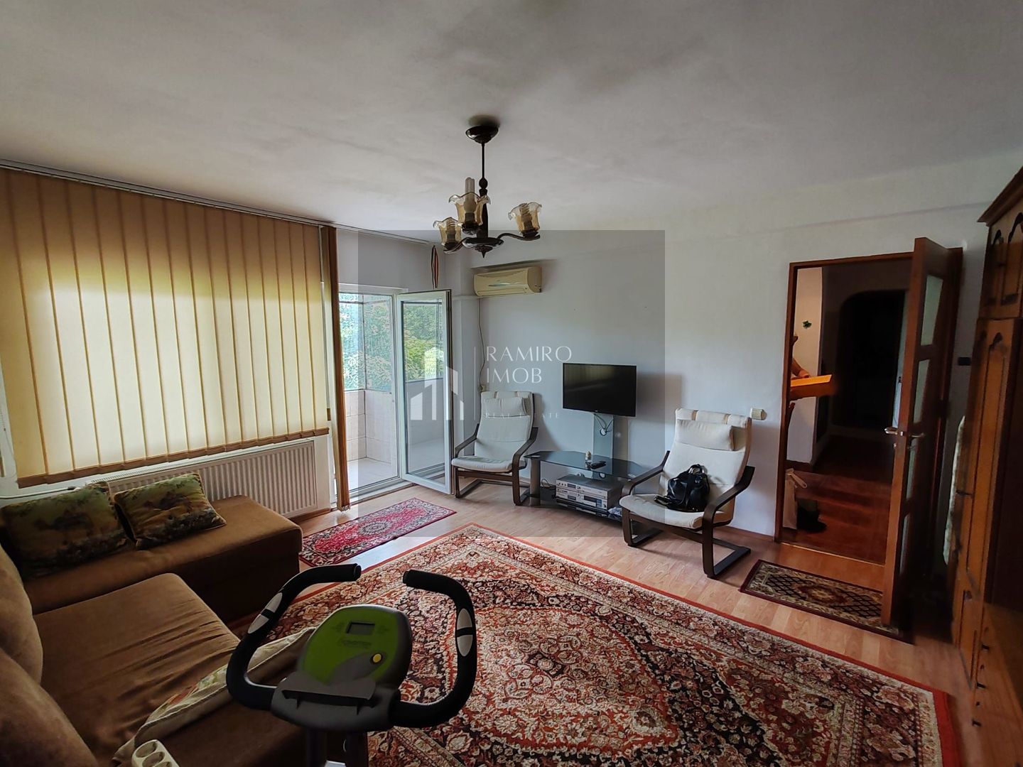 Apartament 2 camere, str Vicina, decomandat, 61 mp - Poză 5