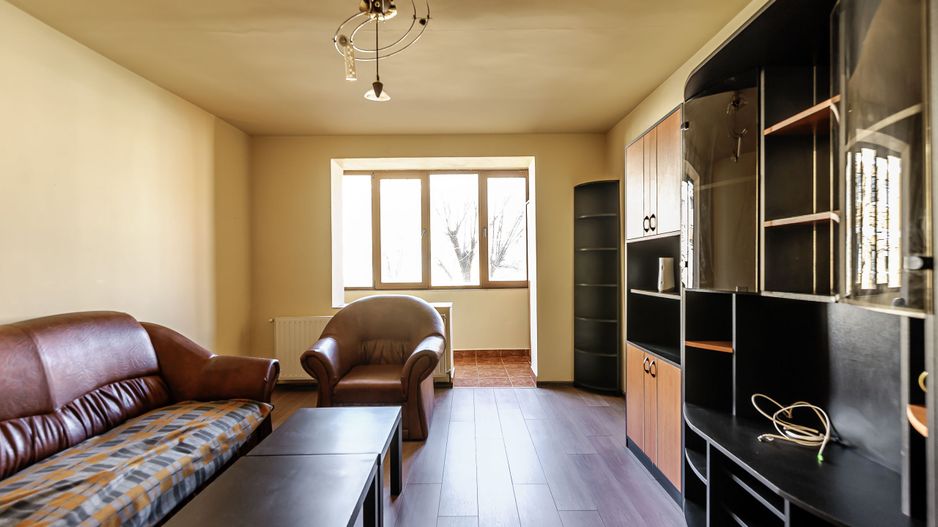 Apartament cu 3 camere etaj 3 zona Miorița, cartier Micalaca - Poză 1