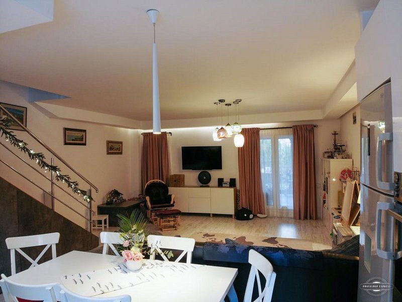 Vila mobilata si utilata, curte, terasa inchisa, parcare - Poză 26