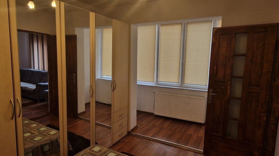 Apartament cu 3 camere de închiriat în zona Moroasa 1 - Poză 3