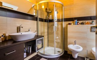 Vilă modernă, cu grădină superbă – ideală pentru o familie! - Poză 19