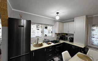 Casa de vanzare, 4 camere, 2 bai, mobilata-utilata, 234 mp teren - Poză 3