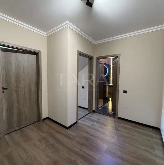 Apartament modern cu 3 camere și terasă – zona centrala, Eroilor. - Poză 3