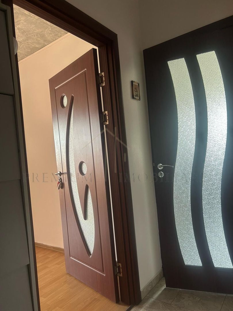 De vanzare apartament 2 camere zona Judecatorie Onesti - Poză 8