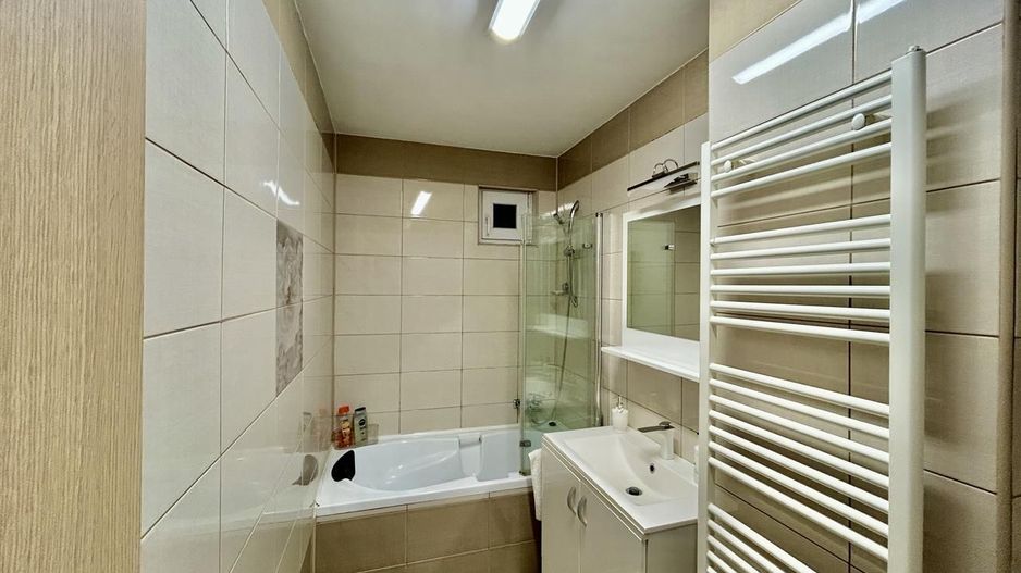 Apartament de închiriat în Sibiu – 3 camere, decomandat, 2 băi, 80 mp - Poză 18