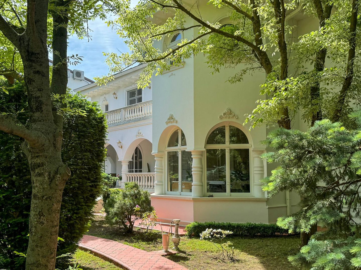 PROPRIETATE CU ENERGIE PURA |  Sanctuarul Eleganței și Rafinamentului - Poză 34