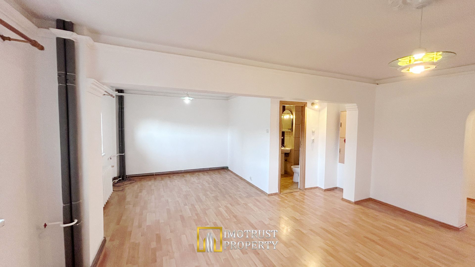 De vanzare apartament 4 camere, Arad - Poză 1