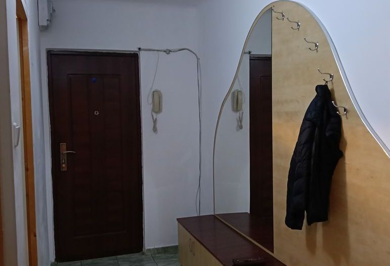 Apartament 2 Camere  Craiovita Noua - Poză 1