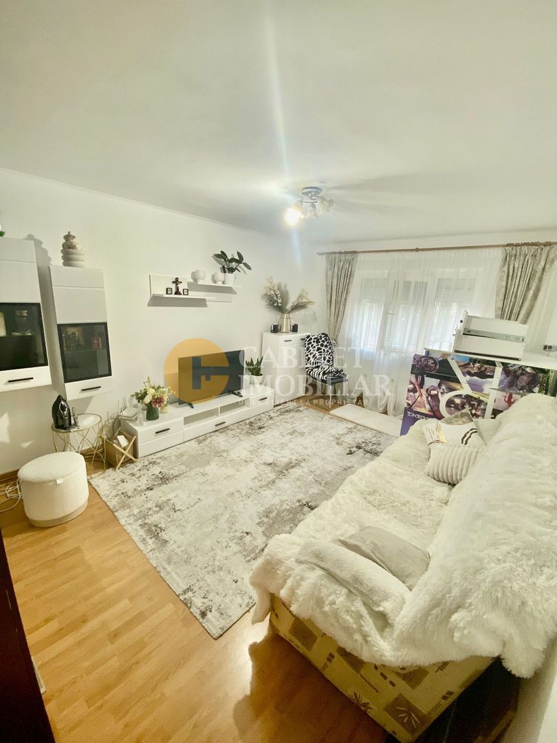 Nicolina Etaj 2 Apartament cu 2 Camere Decomandat 50mp - Poză 1