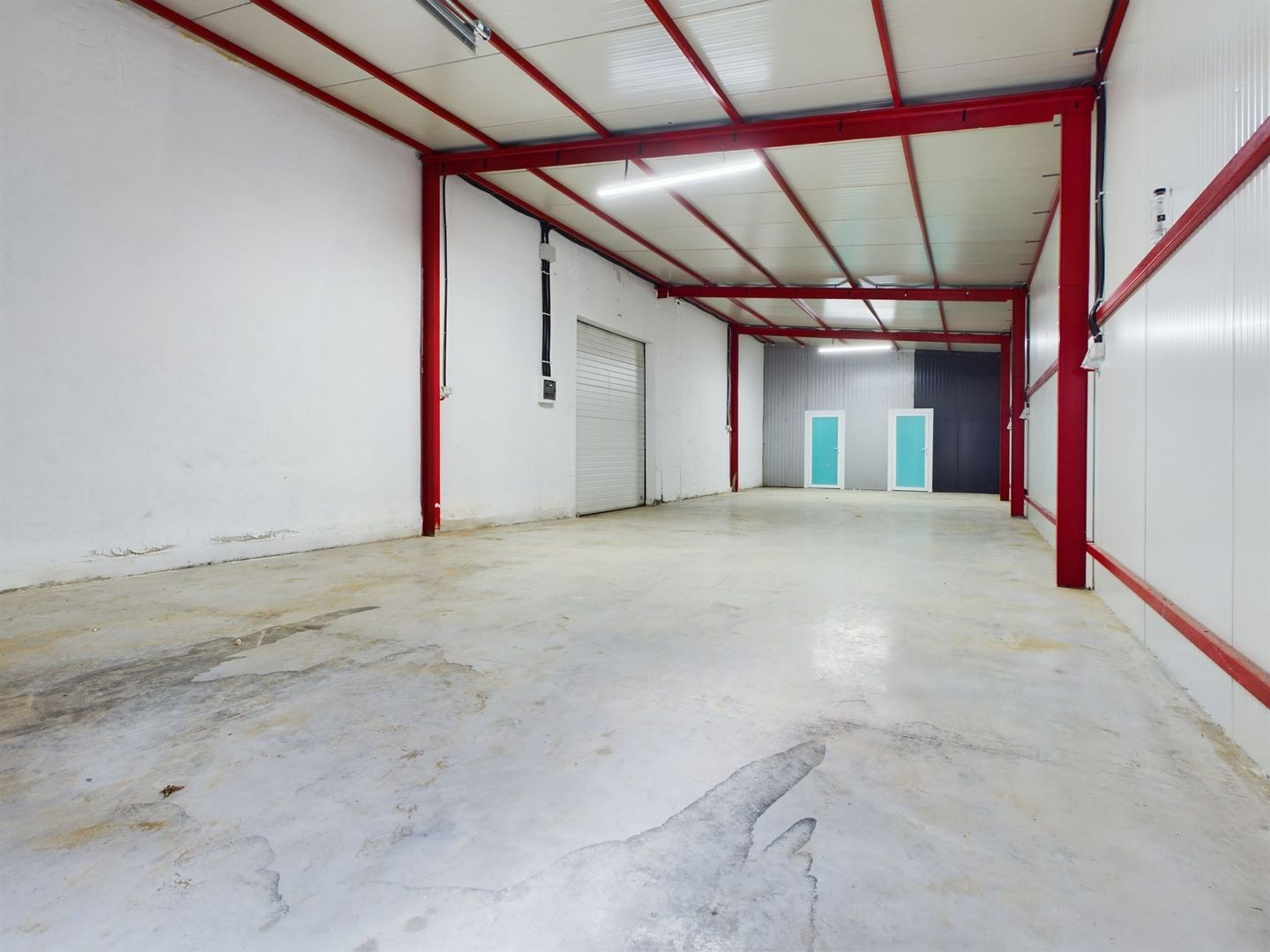 Hală cu suprafața de 120 mp - Poză 2