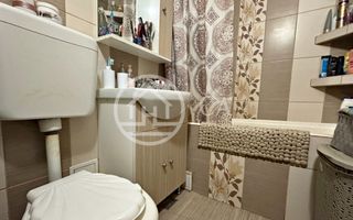 Apartament cu 3 camere de vanzare in zona Rogerius, Oradea - Poză 10