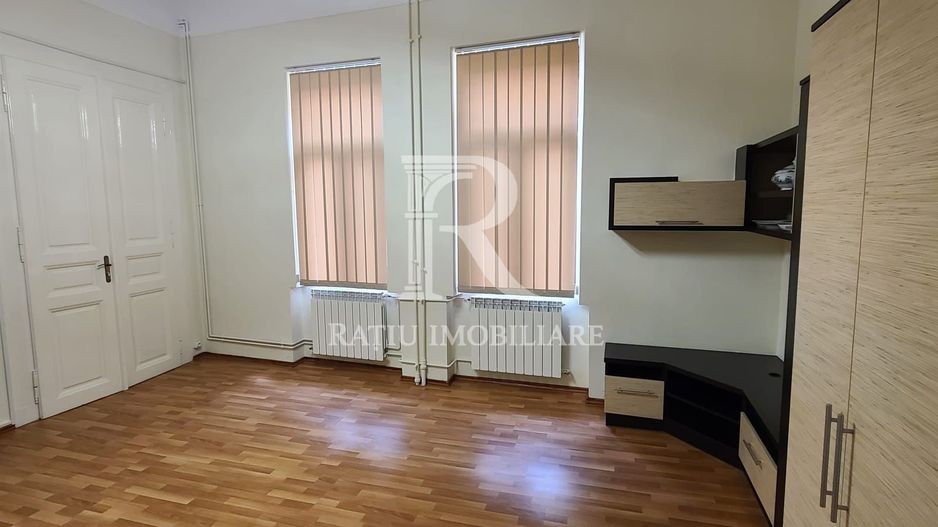 Apartament cu 2 camere | Etajul 1 | Pietonala | Ultracentral | Oradea - Poză 3