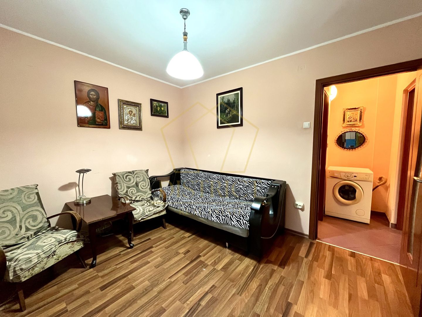 Apartament cu 2 camere și boxa | Dâmbovița | Restaurant Nora - Poză 5