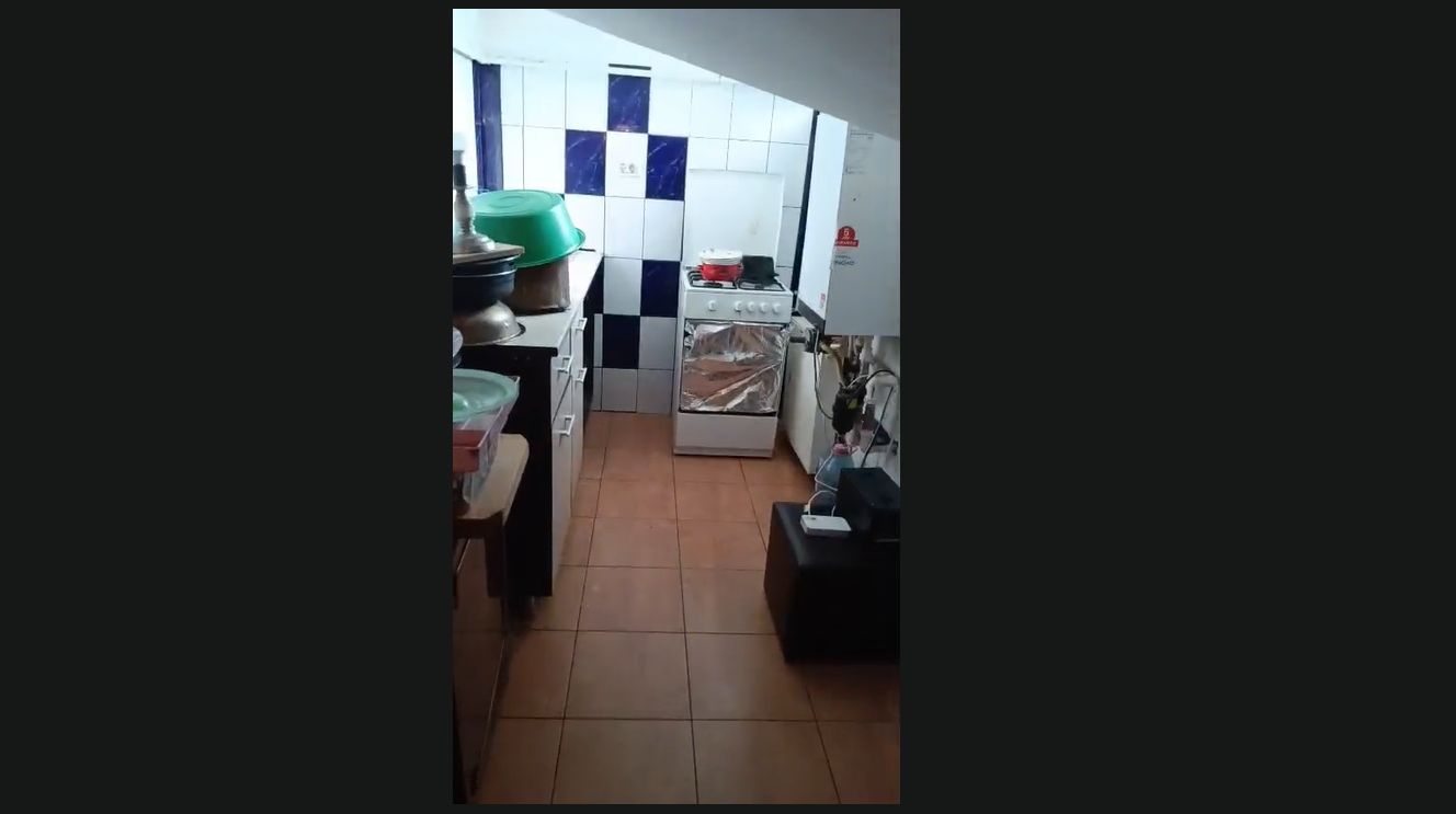 De vanzate - apartament 2 camera ( Mansarda) -zona Centrala - Poză 21