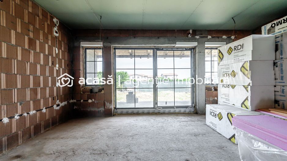 Casă nouă, parțial finalizată – Str. Constituției, Aradul Nou - Poză 4