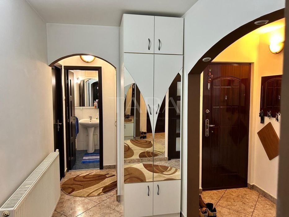 Apartament cu 4 camere decomandat, ideal pentru o familie! - Poză 3