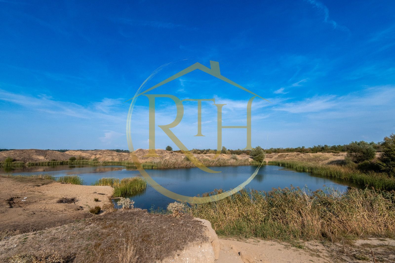 Investiție unică, 10 ha teren cu luciu de apă, ideal pentru turism și agrement! - Poză 2