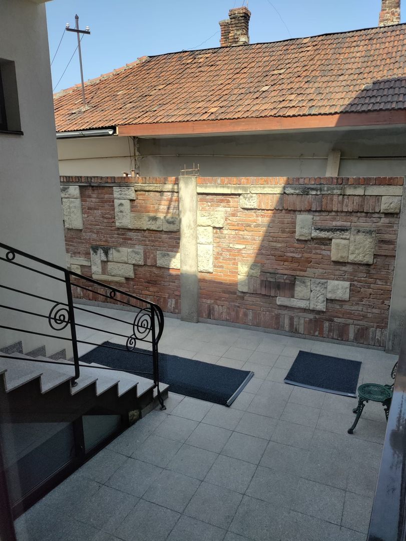 De inchiriat! Casa pretabila birouri, in Gruia - Poză 2