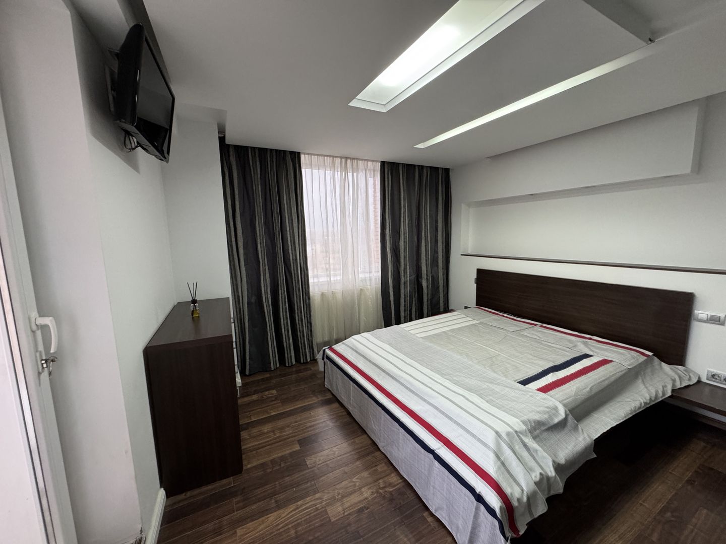 Super apartament in blocul turn de la OMV - Poză 8