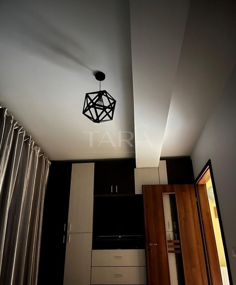 Apartament cu 3 camere de vânzare, Floresti. - Poză 5