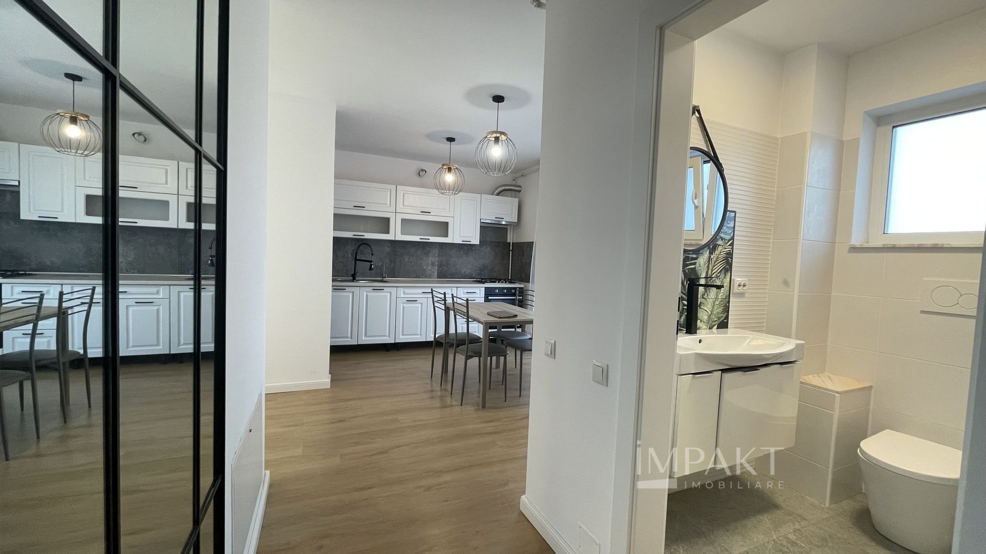 Apartament spatios cu 3 camere in zona Pietei Mihai Viteazul - Poză 11