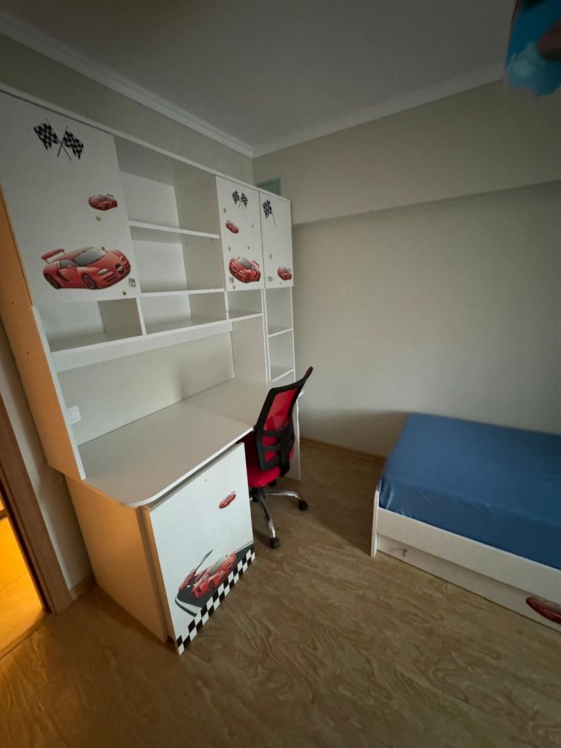 De inchiriat apartament cu 3 camere, Str. Nae leonard, etaj 3, 500 E - Poză 6