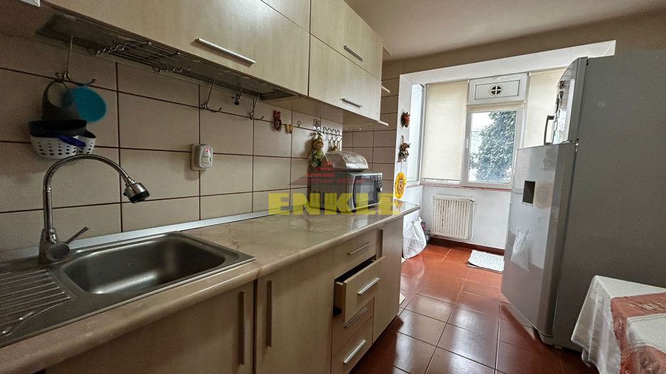 De inchiriat apartament cu 3 camere, zona Bulevard - Poză 4