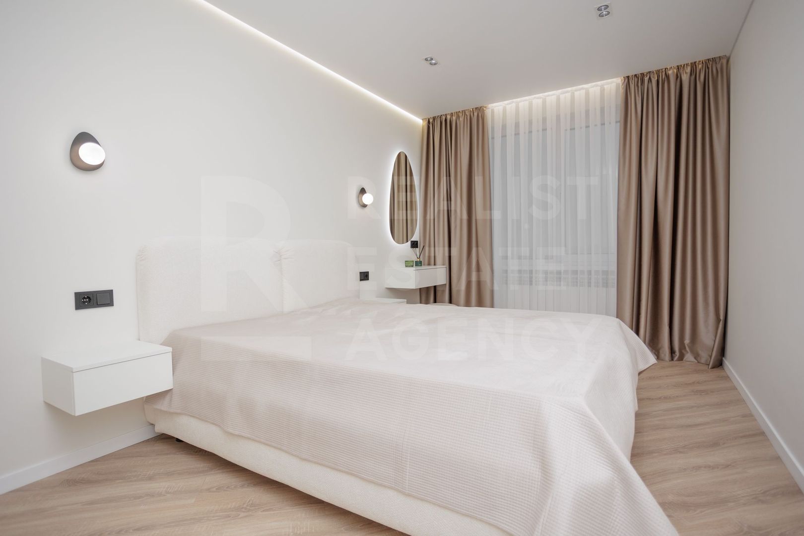 Vânzare, apartament 2 dormitoare,saloncomplexul Exfactor, Vasile Lupu - Poză 2