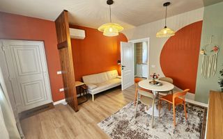 Casă lângă Cetatea Alba Carolina – Afacere la cheie sau Casă de locuit - Poză 2