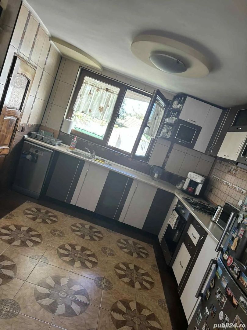 Vând casă zona Micro 17 - Poză 5