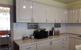 Apartament 3 camere, central, 78mp, mobilat, cu parcare subterana. - Poză 1