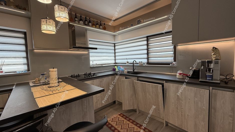 Duplex 6 Camere+ Mansarda 315mp Teren |  Zona Cora-Dumbravita - Poză 1