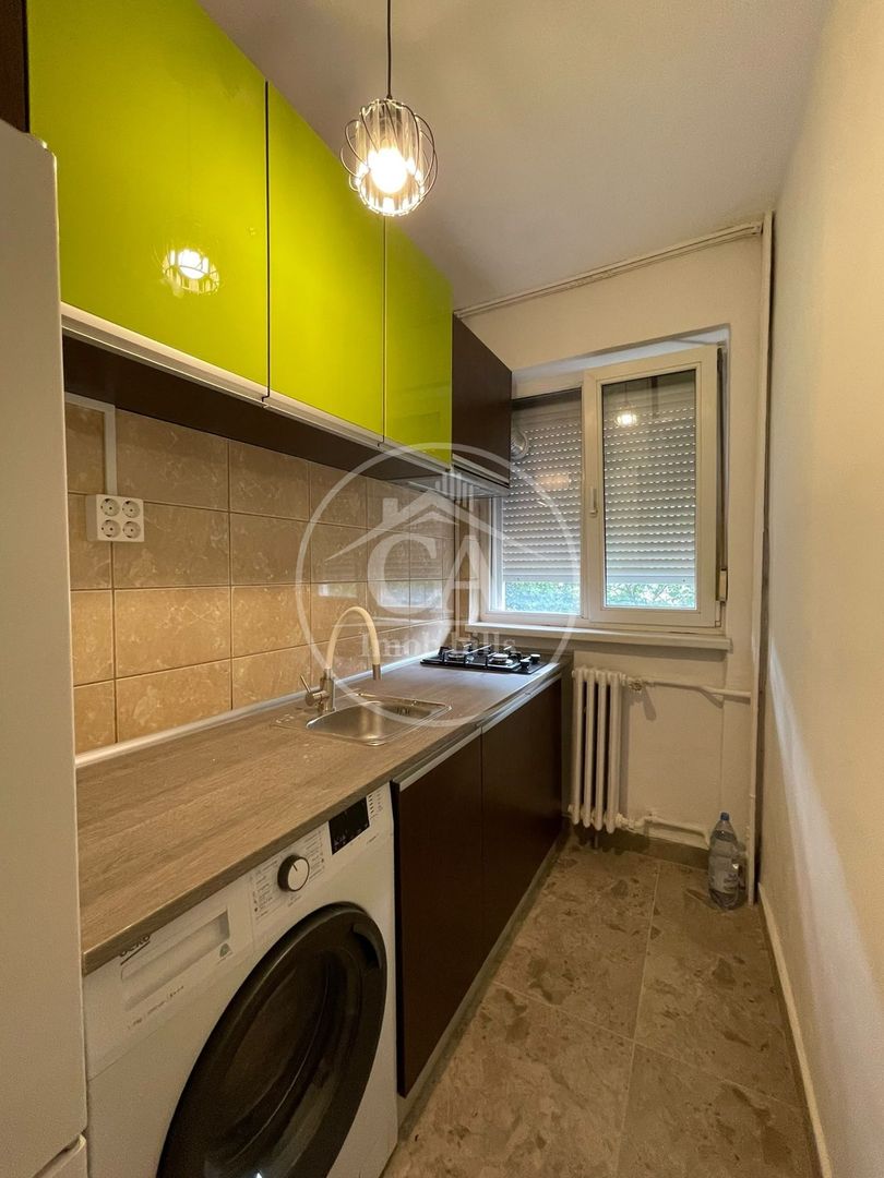 Apartament de vânzare cu 2 camere în zona Rogerius, Oradea - Poză 4