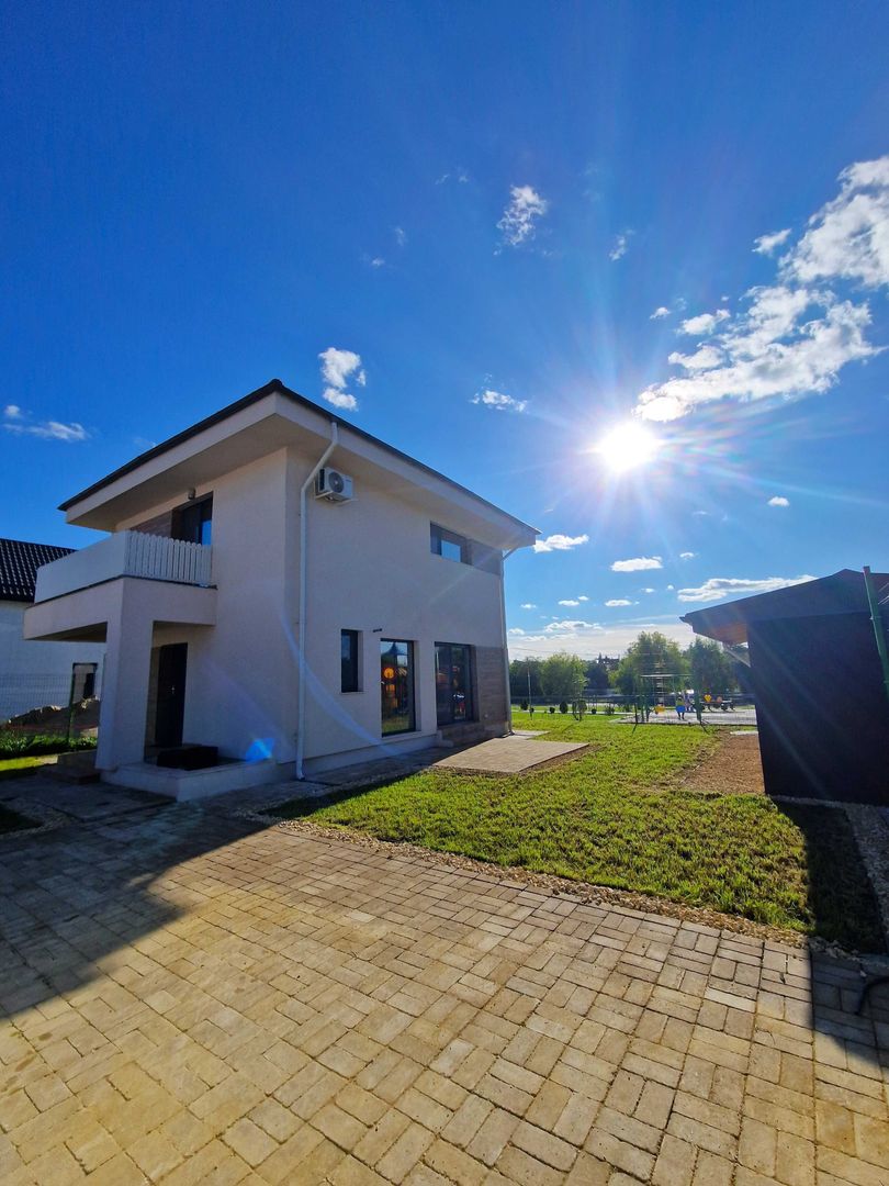 Vila moderna 3 camere | Tunari-langa parc - Poză 1