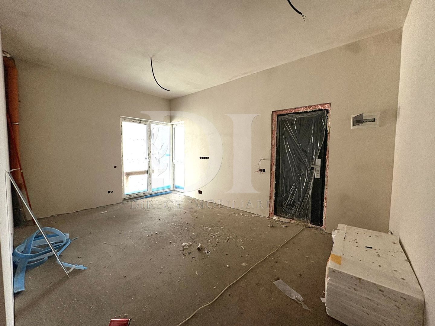 Apartament semifinisat / 3 dormitoare / Zona Tineretului , Floresti - Poză 3