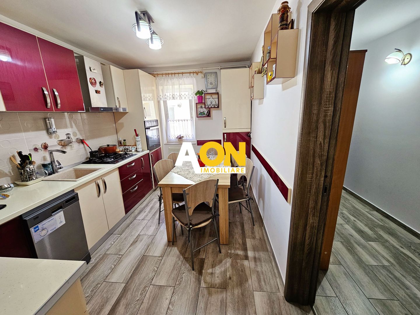 Apartament cu 3 camere, 64 mp utili, partial mobilat, ultracentral - Poză 5