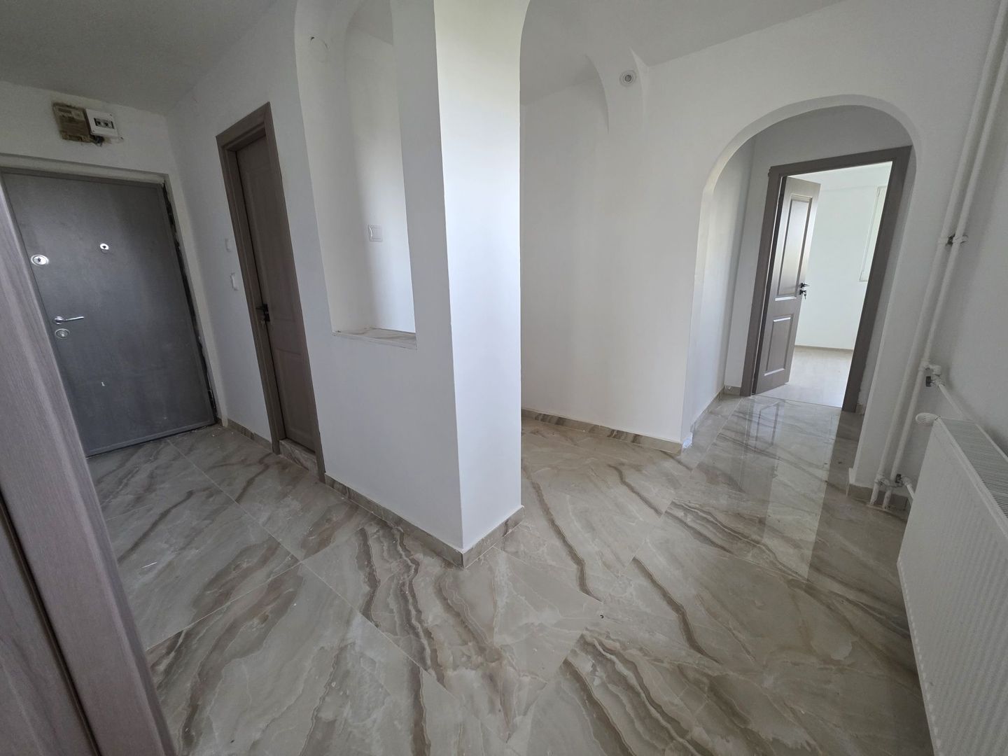Apartament 2 camere, Bld. Brancoveanu, zona Huedin. - Poză 2