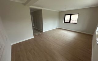 CASA TIP DUPLEX DESPARTIT PRIN GARAJ - Poză 32