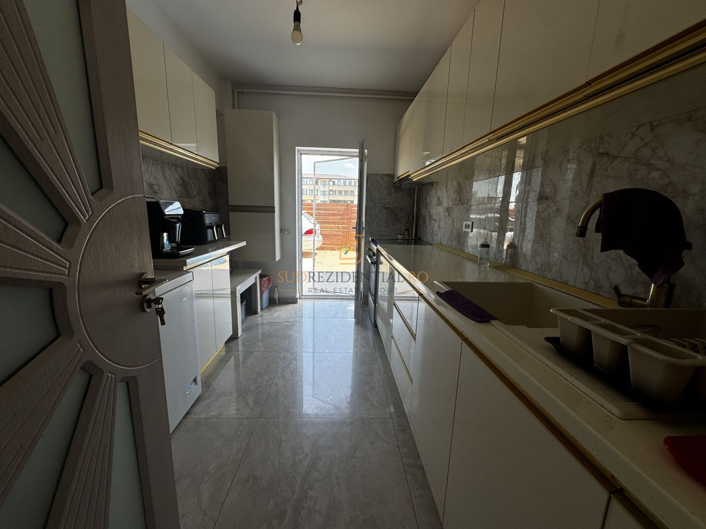 APARTAMENT PREMIUM 3 CAMERE | 74 MP | CURTE PROPRIE 61 MP | MOBILAT - Poză 16