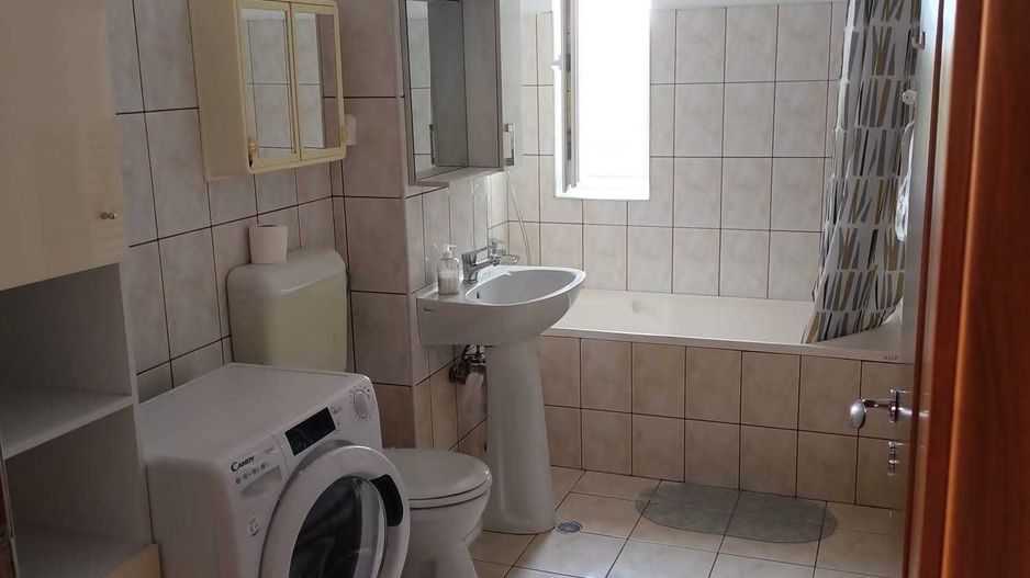 Dambovita | 2 Camere | Etaj Intermediar | Loc de Parcare. - Poză 7