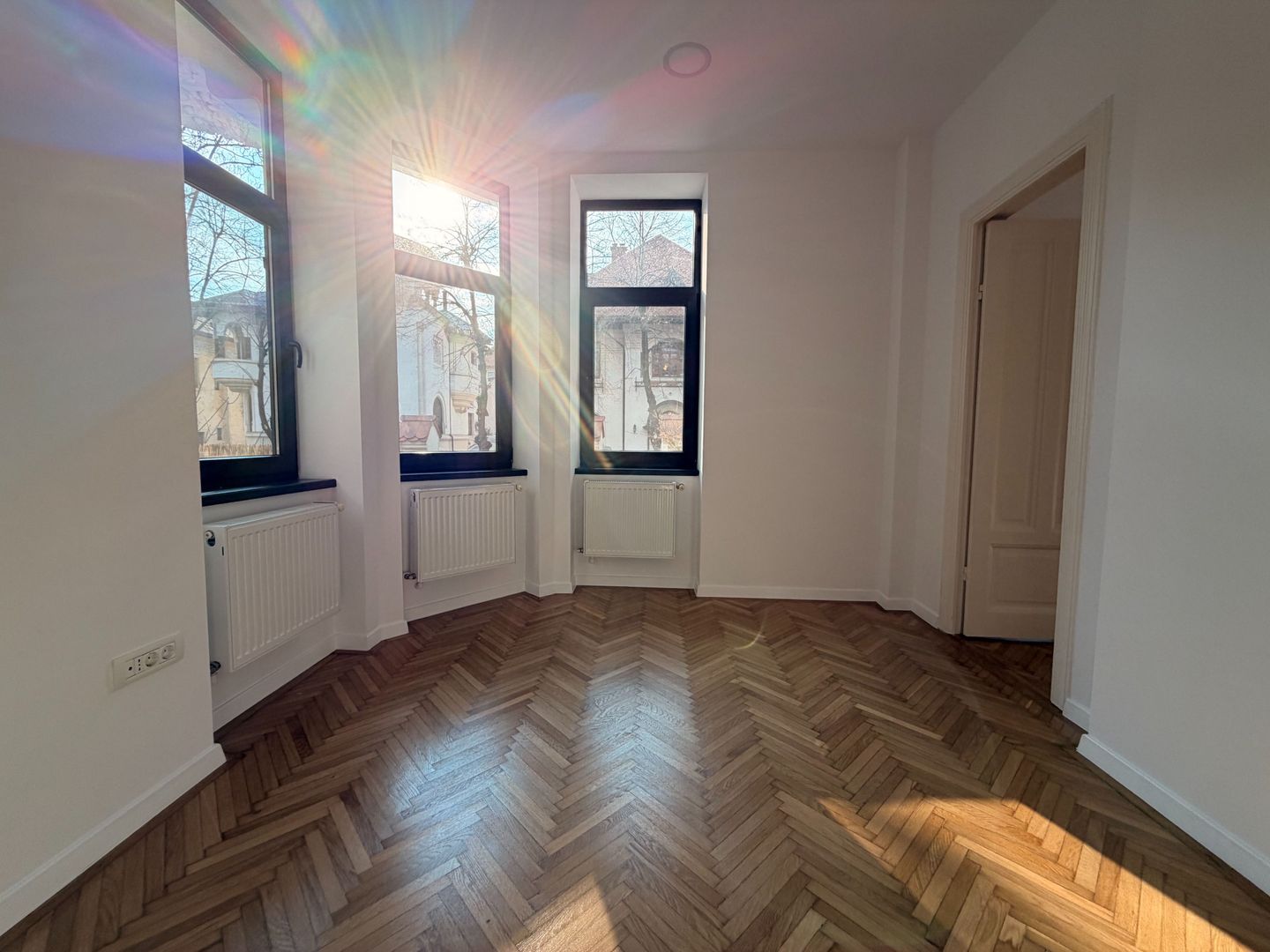 CLADIRE BIROURI | CAPITALE | OPORTUNITATE - Poză 2