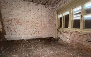 Apartament in Casă 2 camere Teren 100 mp / Str. 1 Dec. 1918 - Carei - Poză 8