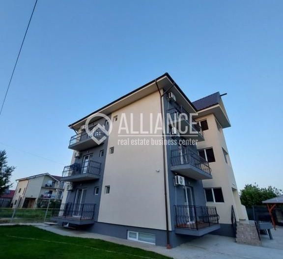 EXCLUSIVITATE - Vilă de vânzare în statiunea Venus ( cod 12 ) - Poză 2